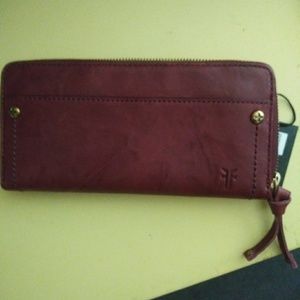 Woman's Frye wallet. This is the last one💜